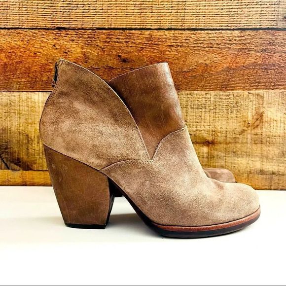 Korkease Castaneda In Castle Suede Bootie - Picture 3 of 10